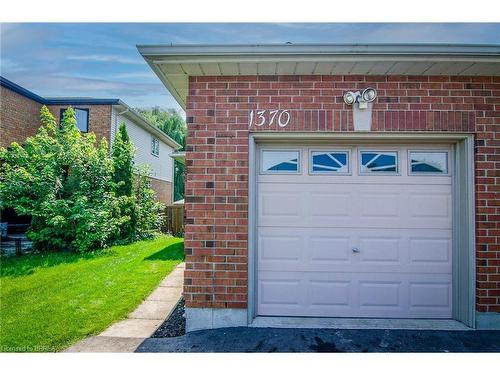 1370 Treeland Street, Burlington, ON - Outdoor With Exterior