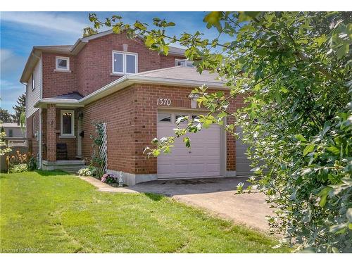 1370 Treeland Street, Burlington, ON - Outdoor