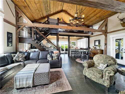 95 River Road, Paris, ON - Indoor Photo Showing Living Room