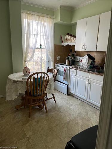 10 Hart Street, Brantford, ON - Indoor Photo Showing Kitchen