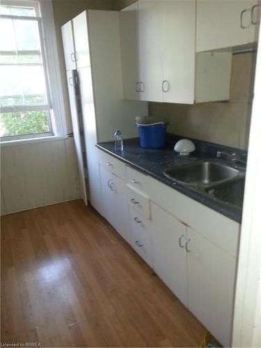 10 Hart Street, Brantford, ON - Indoor Photo Showing Kitchen