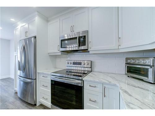 101 Thames Way, Hamilton, ON - Indoor Photo Showing Kitchen