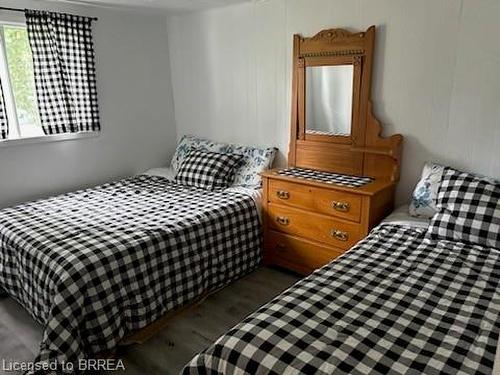 31 Southshore Road, Field, ON - Indoor Photo Showing Bedroom