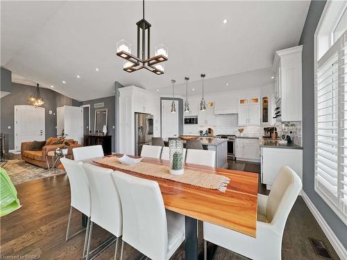 387 Robinson Road, Brantford, ON - Indoor Photo Showing Dining Room