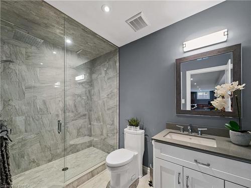 387 Robinson Road, Brantford, ON - Indoor Photo Showing Bathroom