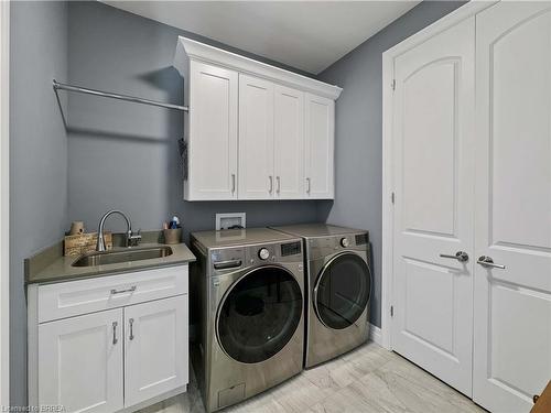 387 Robinson Road, Brantford, ON - Indoor Photo Showing Laundry Room