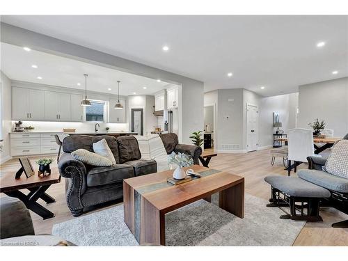 154930 15Th Line, Thamesford, ON - Indoor Photo Showing Living Room