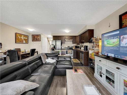 106-20 Mcconkey Crescent, Brantford, ON - Indoor Photo Showing Living Room