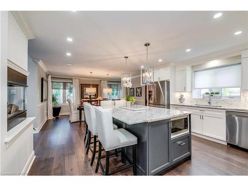 206 Fiddler'S Green Road, Ancaster, ON - Indoor Photo Showing Kitchen With Upgraded Kitchen