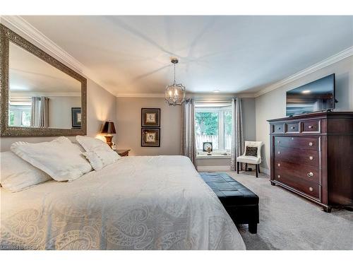 206 Fiddler'S Green Road, Ancaster, ON - Indoor Photo Showing Bedroom