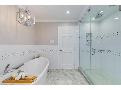 206 Fiddler'S Green Road, Ancaster, ON - Indoor Photo Showing Bathroom