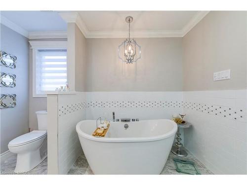 206 Fiddler'S Green Road, Ancaster, ON - Indoor Photo Showing Bathroom