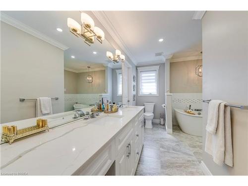 206 Fiddler'S Green Road, Ancaster, ON - Indoor Photo Showing Bathroom