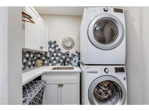 206 Fiddler'S Green Road, Ancaster, ON - Indoor Photo Showing Laundry Room