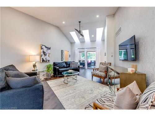 206 Fiddler'S Green Road, Ancaster, ON - Indoor Photo Showing Living Room