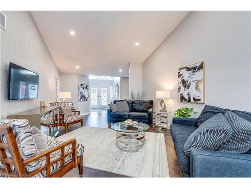 206 Fiddler'S Green Road, Ancaster, ON - Indoor Photo Showing Living Room