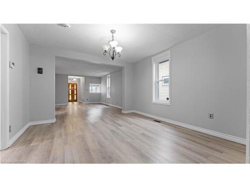 114 Erie Avenue, Brantford, ON - Indoor Photo Showing Other Room