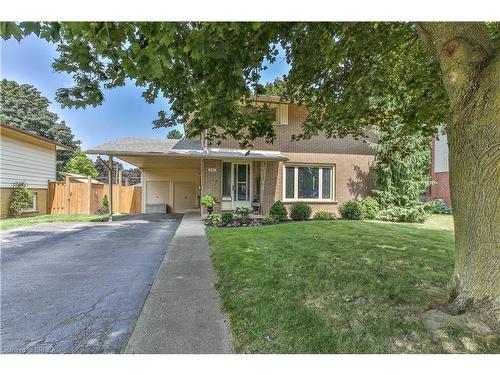 242 Edgewood Drive, Woodstock, ON - Outdoor With Facade