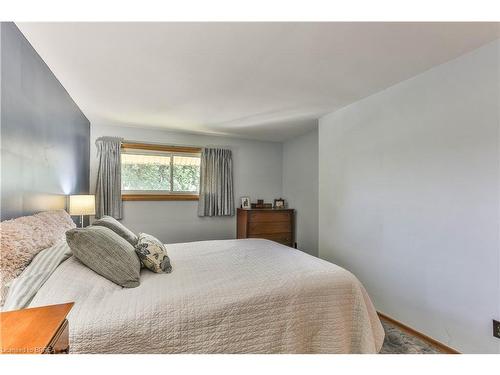 242 Edgewood Drive, Woodstock, ON - Indoor Photo Showing Bedroom