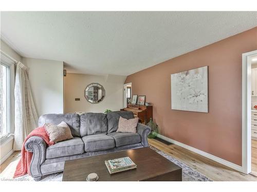 242 Edgewood Drive, Woodstock, ON - Indoor Photo Showing Living Room