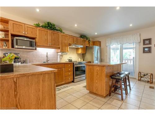 28 Richter Street, Brantford, ON - Indoor Photo Showing Kitchen