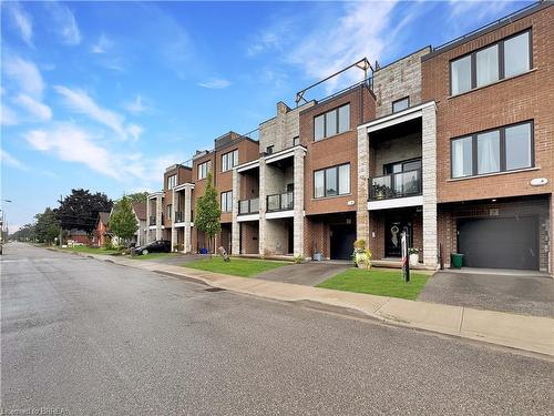 7 Spring Street, Brantford, ON - Outdoor With Balcony With Facade