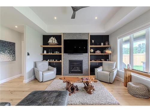 228 Oak Street, Simcoe, ON - Indoor Photo Showing Living Room With Fireplace