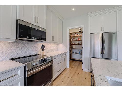 228 Oak Street, Simcoe, ON - Indoor Photo Showing Kitchen With Upgraded Kitchen