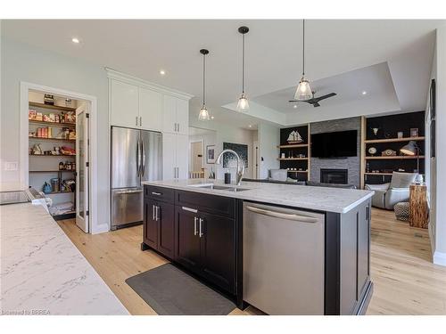 228 Oak Street, Simcoe, ON - Indoor Photo Showing Kitchen With Upgraded Kitchen