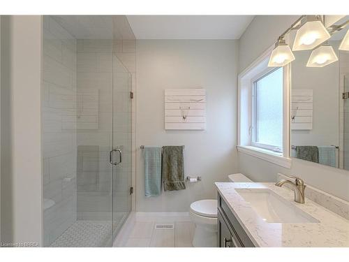 228 Oak Street, Simcoe, ON - Indoor Photo Showing Bathroom