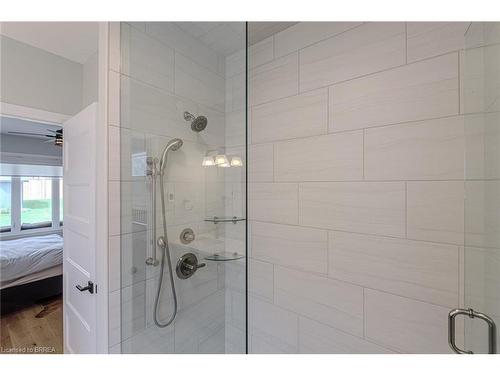 228 Oak Street, Simcoe, ON - Indoor Photo Showing Bathroom