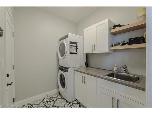 228 Oak Street, Simcoe, ON - Indoor Photo Showing Laundry Room