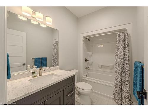 228 Oak Street, Simcoe, ON - Indoor Photo Showing Bathroom