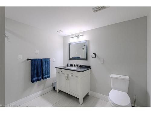 228 Oak Street, Simcoe, ON - Indoor Photo Showing Bathroom