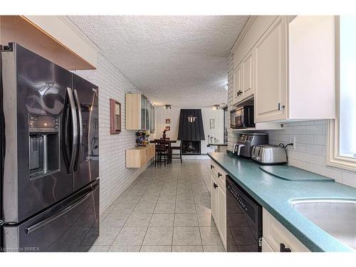 7128 Mcgill Street, Niagara Falls, ON - Indoor Photo Showing Kitchen