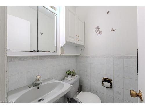 7128 Mcgill Street, Niagara Falls, ON - Indoor Photo Showing Bathroom