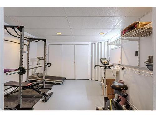 7128 Mcgill Street, Niagara Falls, ON - Indoor Photo Showing Gym Room