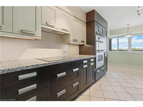 2-164 Paris Road, Brantford, ON - Indoor Photo Showing Kitchen