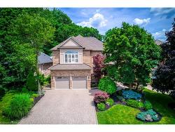 16 Sweetman Drive  Dundas, ON L9H 7N6