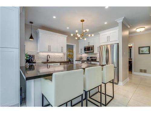 16 Sweetman Drive, Dundas, ON - Indoor Photo Showing Kitchen With Upgraded Kitchen