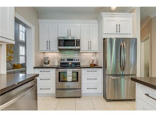 16 Sweetman Drive, Dundas, ON - Indoor Photo Showing Kitchen With Upgraded Kitchen