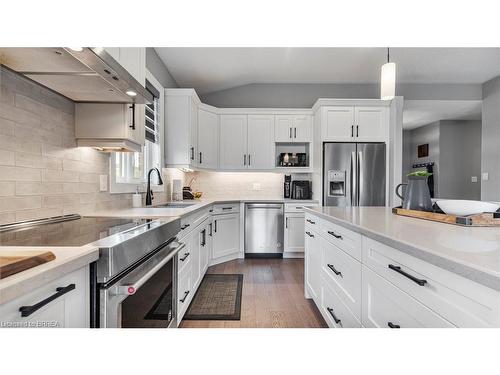 5 Edgar Place, Paris, ON - Indoor Photo Showing Kitchen With Upgraded Kitchen