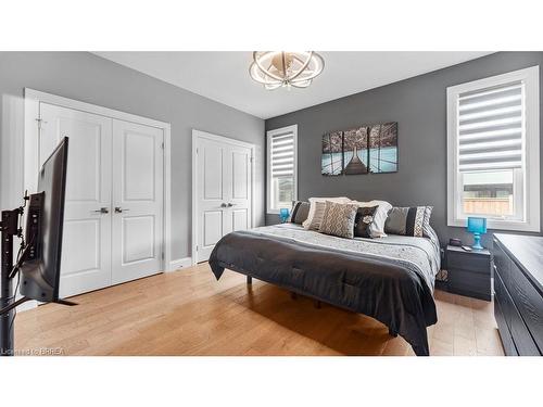 5 Edgar Place, Paris, ON - Indoor Photo Showing Bedroom