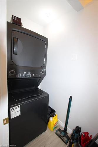 D-58 Harris Avenue, Brantford, ON - Indoor Photo Showing Laundry Room