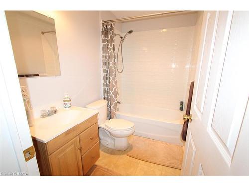 D-58 Harris Avenue, Brantford, ON - Indoor Photo Showing Bathroom