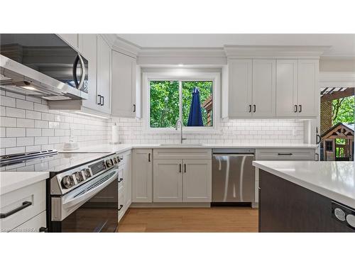 9 Willowdale Crescent, Port Dover, ON - Indoor Photo Showing Kitchen With Stainless Steel Kitchen With Upgraded Kitchen