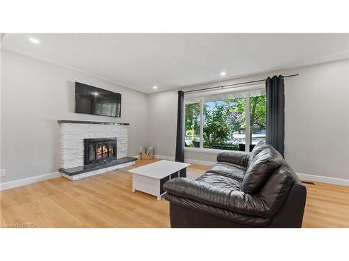 9 Willowdale Crescent, Port Dover, ON - Indoor Photo Showing Living Room With Fireplace