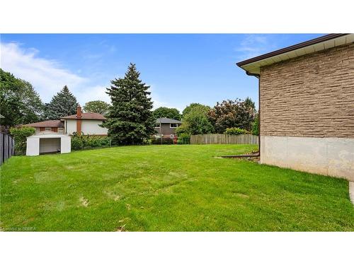 10 Mottistone Court, Brantford, ON - Outdoor