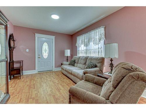 71 Sherwood Drive, Brantford, ON - Indoor Photo Showing Living Room