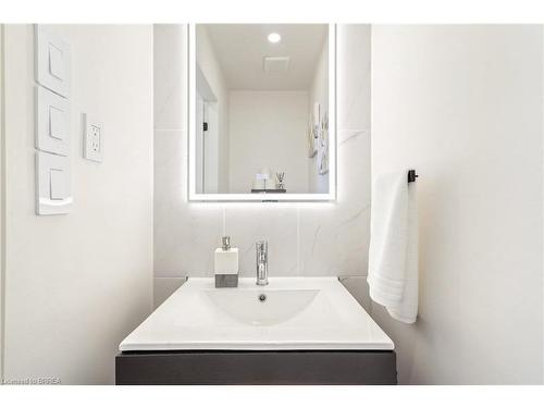 54 D'Aubigny Road, Brantford, ON - Indoor Photo Showing Bathroom